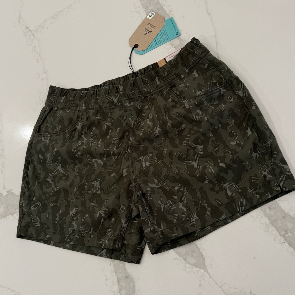 Prana NWT Halle E-Waist Short II 5” Inseam Women’s 12 Dark Green Camo Pockets - Picture 2 of 9